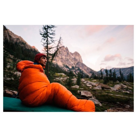 SACO DE DORMIR PLUMAS MARMOT LITHIUM 0º/-18º REGULAR LZ RED SUN/PICANTE